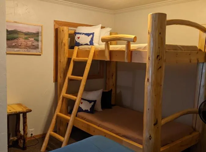 Sundance Motel 2*